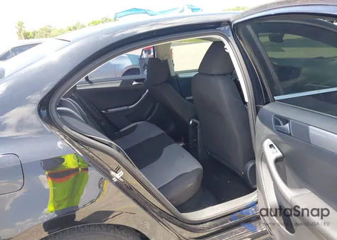 2017 Volkswagen Jetta 1.4T S z USA, uszkodzony, nr VIN 3VW2B7AJ0HM334361